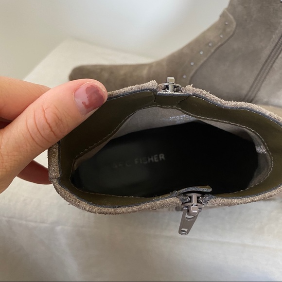 Marc Fisher Wanda Suede Studded Ankle Booties 8.5 - Picture 9 of 10